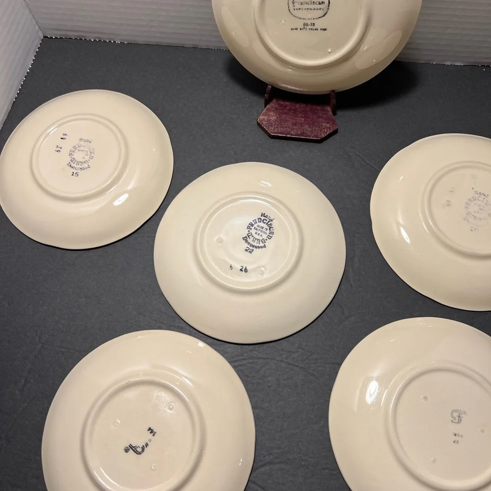 6 Franciscan ware apple pattern vintage saucers‎